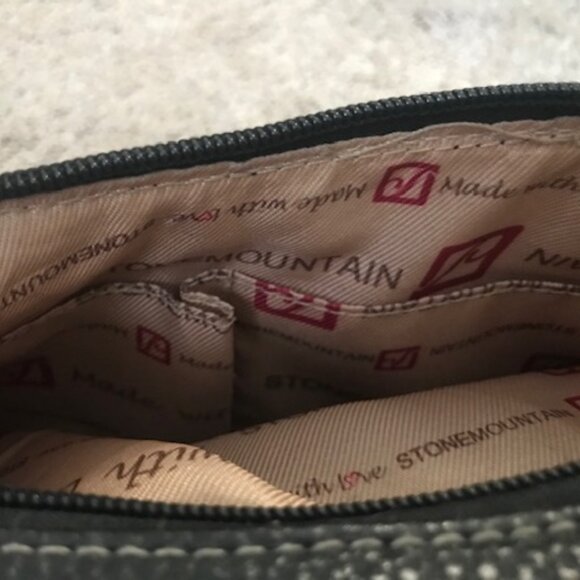 STONE MOUNTAIN LEATHER RED PLAID SHOULDER HANDBAG. LOTS COMPARTMENTS/POCKETS - Picture 5 of 5